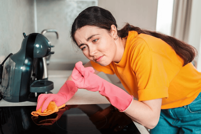 cách khử mùi dầu mỡ trong nhà